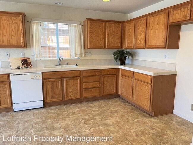 Foto del edificio - 4 br, 2.5 bath House - 6323 Mallard Court