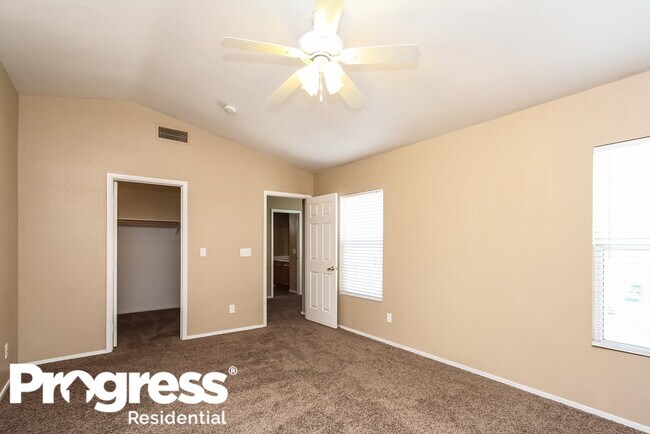 Foto del edificio - 8921 Happy Stream Ave