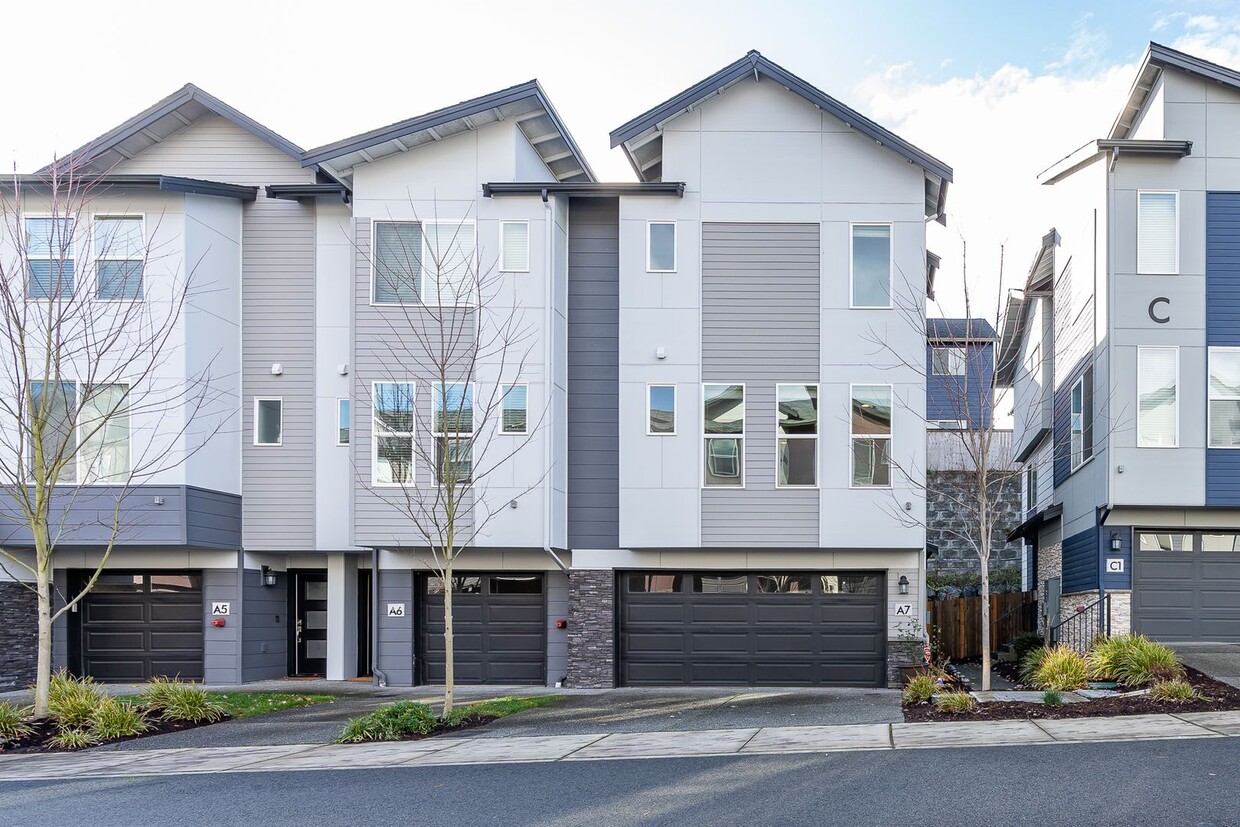 Newer 4 bed, 3.5 bath Townhome In Lynnwood... - Newer 4 bed, 3.5 bath Townhome In Lynnwood...