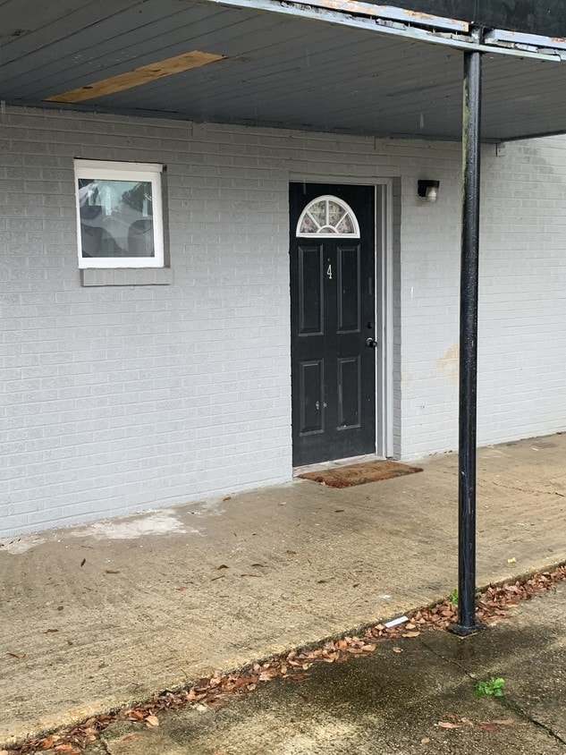 Primary Photo - 1815 Western Ave