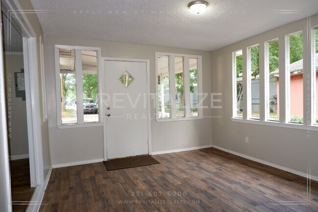 Foto del edificio - 7846 Roberson St