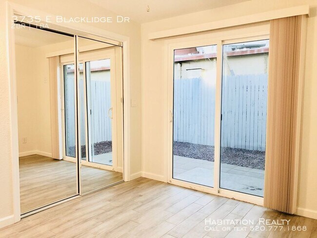 Foto del edificio - 3735 E Blacklidge Dr