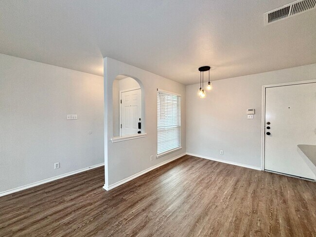 Building Photo - 4015 Desert Cir
