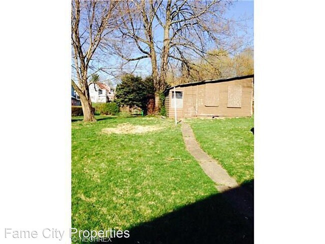 Foto del edificio - 3 br, 1 bath House - 1014 Erie St S
