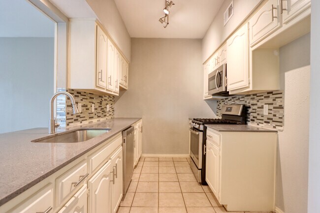 Foto del edificio - 317 Benjamin St