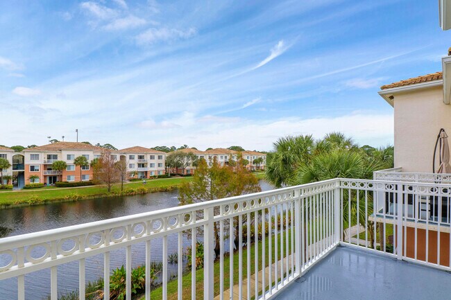 Building Photo - 9304 Myrtlewood Cir W