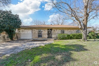 Building Photo - 207 Evelyn St