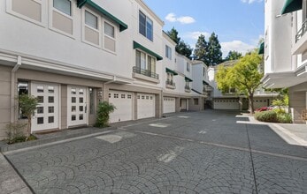 Building Photo - 470 Navaro Way