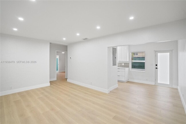 Building Photo - 550 NE 68th St