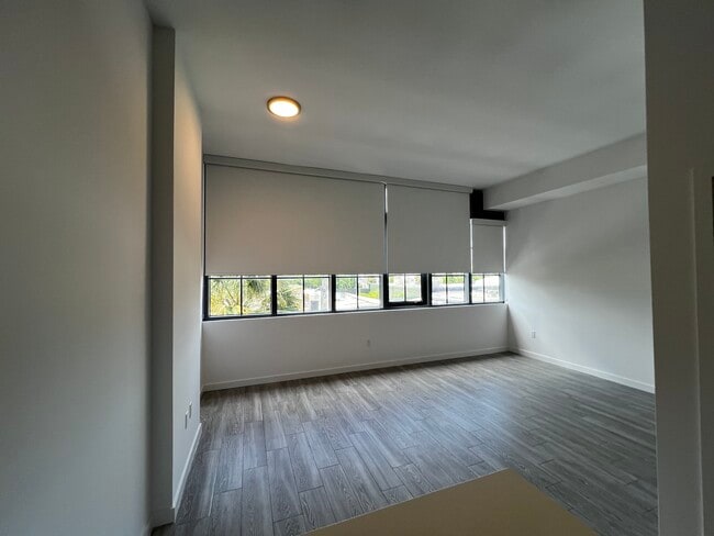 Building Photo - 360 NW 24th St