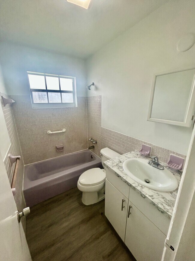 Photo - 7511 Venetian St Apartment