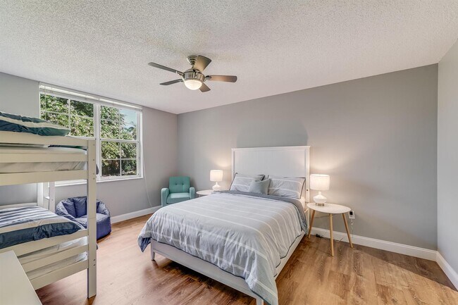 Foto del edificio - 11780 Saint Andrews Pl