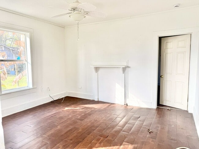 Photo - 119 N Baxter St House