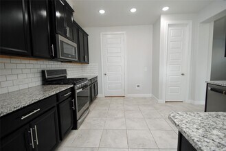 Building Photo - 8834 Arch Rock Dr