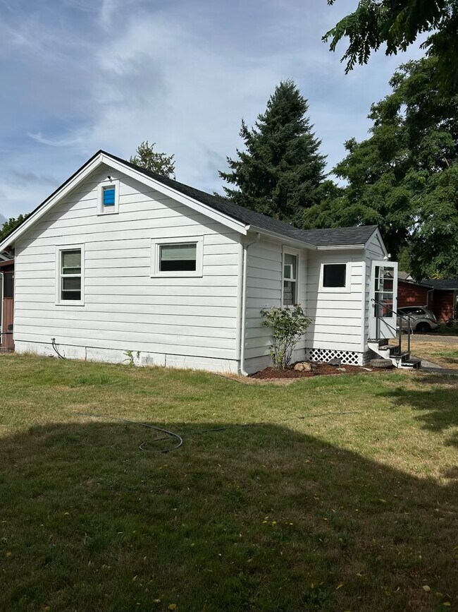 Foto del edificio - 1625 Bishop Rd SW