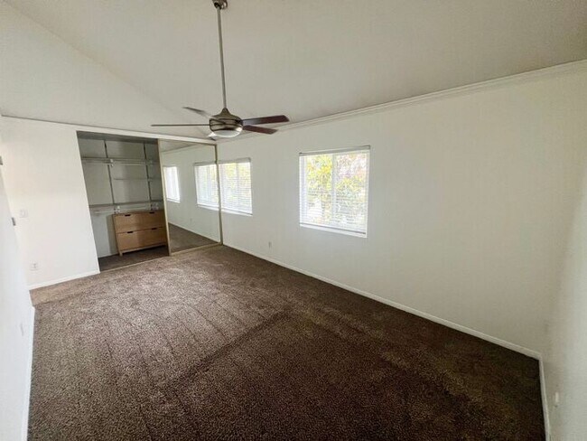 Foto del edificio - Stunning 4BR Townhome with Hardwood Floors, Private Patio, Community Pool & 2-Car Garage!