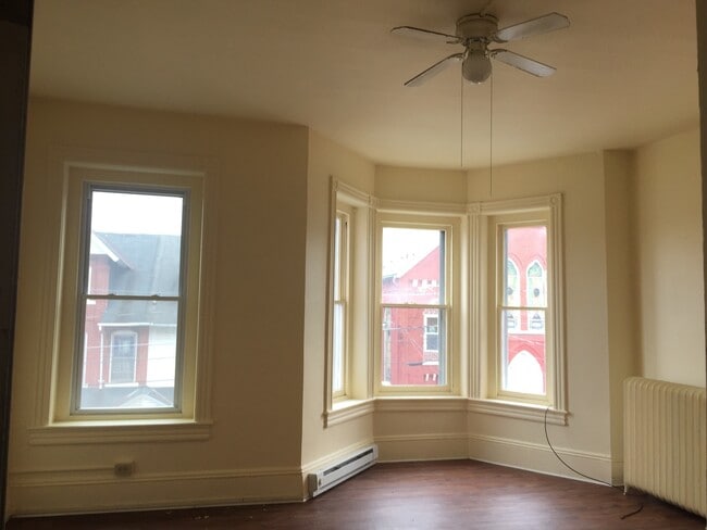 Building Photo - 520 Pawnee St