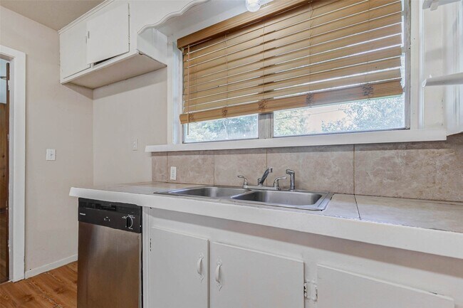 Foto del edificio - 6507 Heron Dr