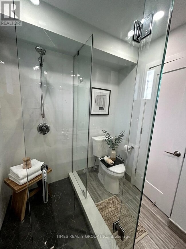 Building Photo - 15 Walmer Rd