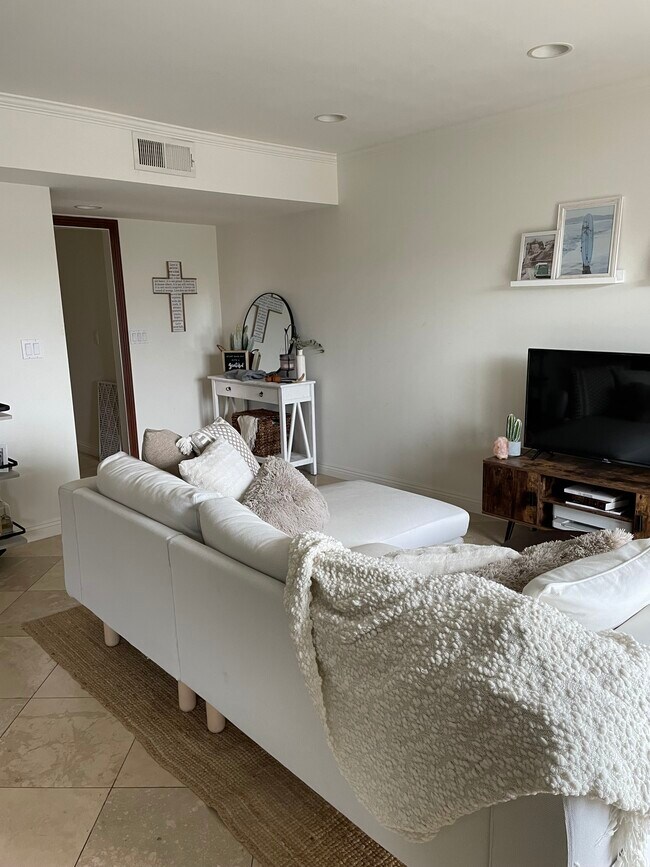 Photo - 1108 W Balboa Blvd Apartments