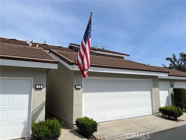 Foto del edificio - 17 Goldenrod