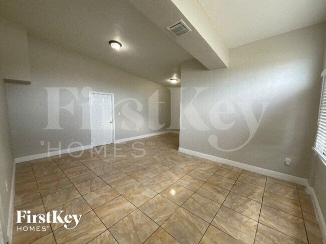 Foto del edificio - 1900 NW 187th St