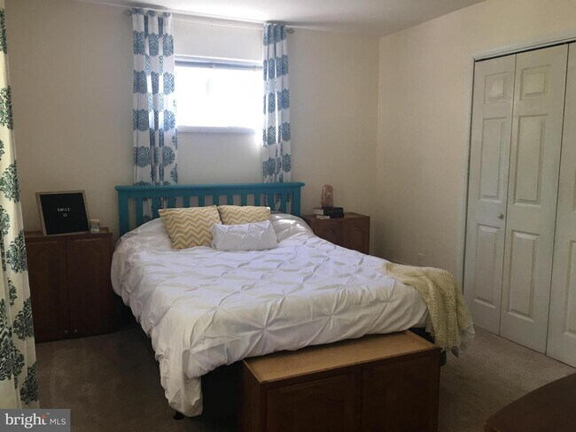 Foto del edificio - 1012 Playford Ln