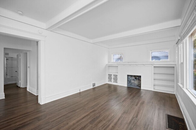 Foto del edificio - Charming 3 Bed 2 Bath Emerson Garfield Rem...