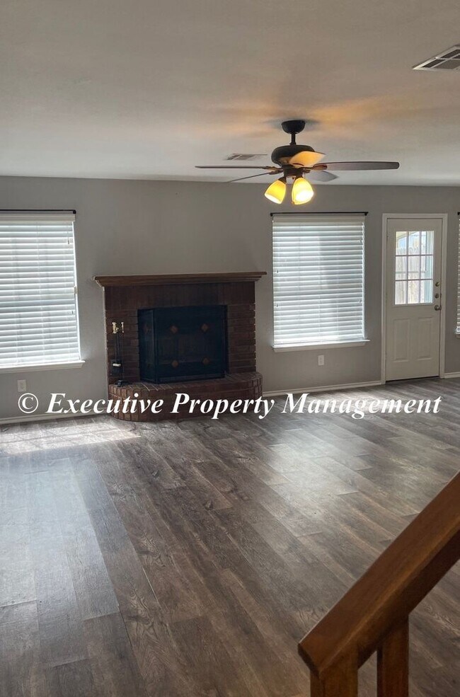 Foto del edificio - 403 Bowen Cir