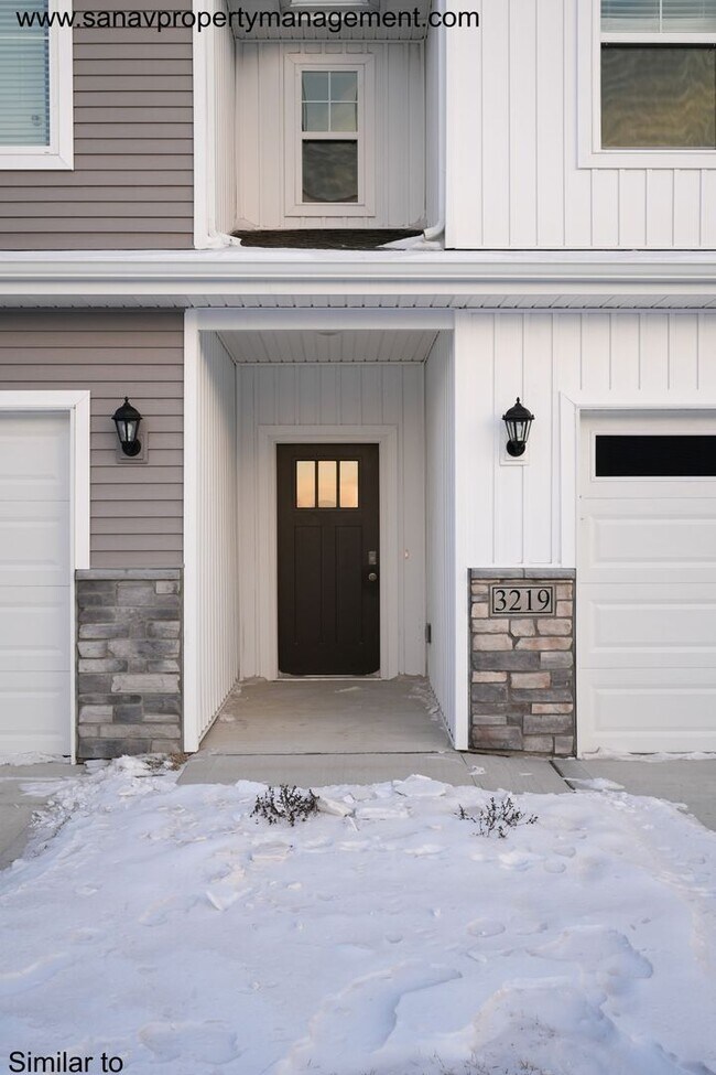 Building Photo - Beautiful 3 Bed 2.5 Bath Home in Ankeny