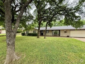 Building Photo - 4011 Fairway Dr