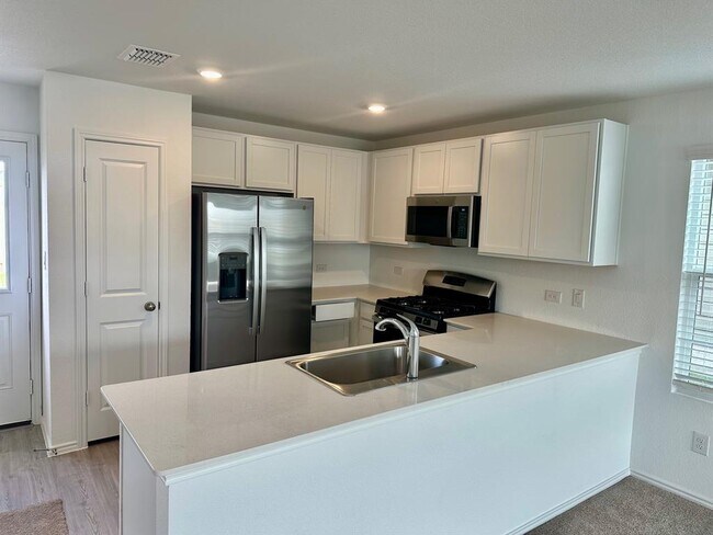 Building Photo - 228 Sormonne Lp