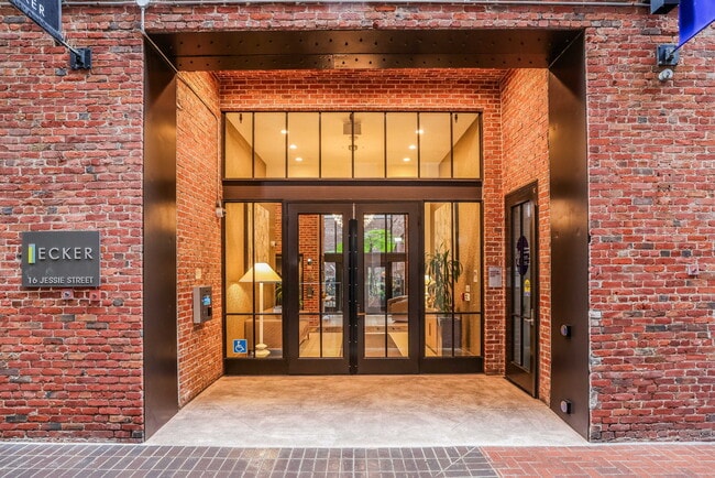 Photo - 16 Jessie St Townhome