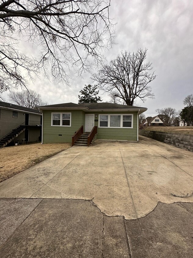 Primary Photo - 709 S 4th St