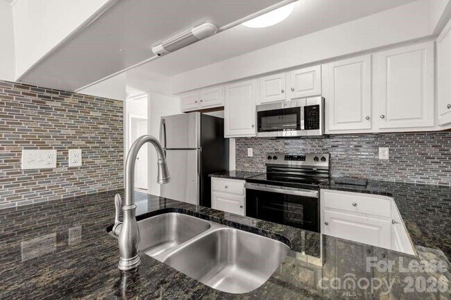 Foto del edificio - 402 Sweetgum Dr