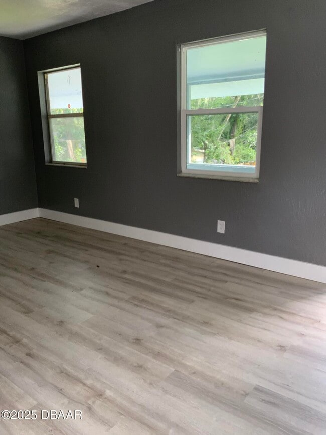 Building Photo - 633 Florence St