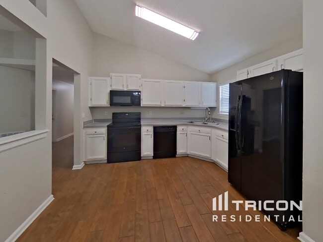 Building Photo - 3099 Wavering Ln