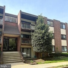 Building Photo - 10725 West Dr