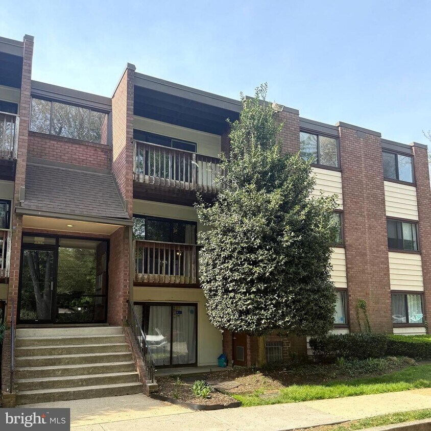 Foto principal - 10725 West Dr