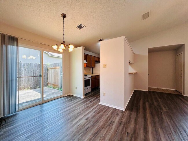 Foto del edificio - 416 Greenlawn Blvd