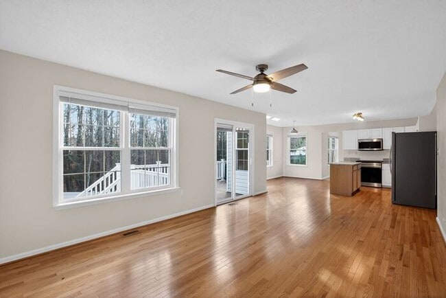 Building Photo - 47225 Schwartzkopf Dr