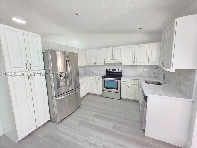 Foto del edificio - 5307 NW 93 Ave