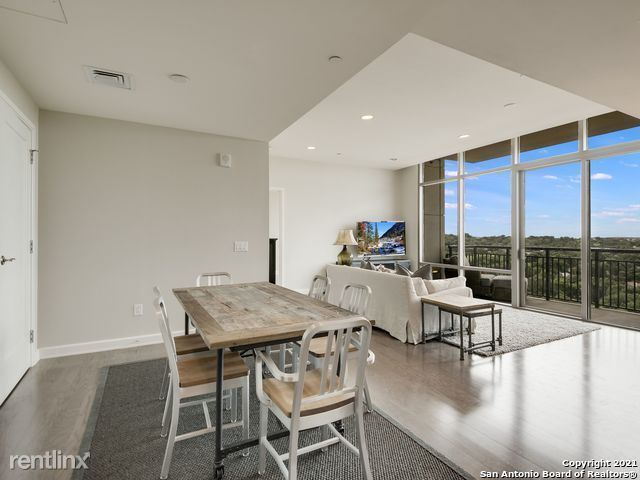 Building Photo - 1 br, 1 bath Condo - 4242 Broadway Apt 902