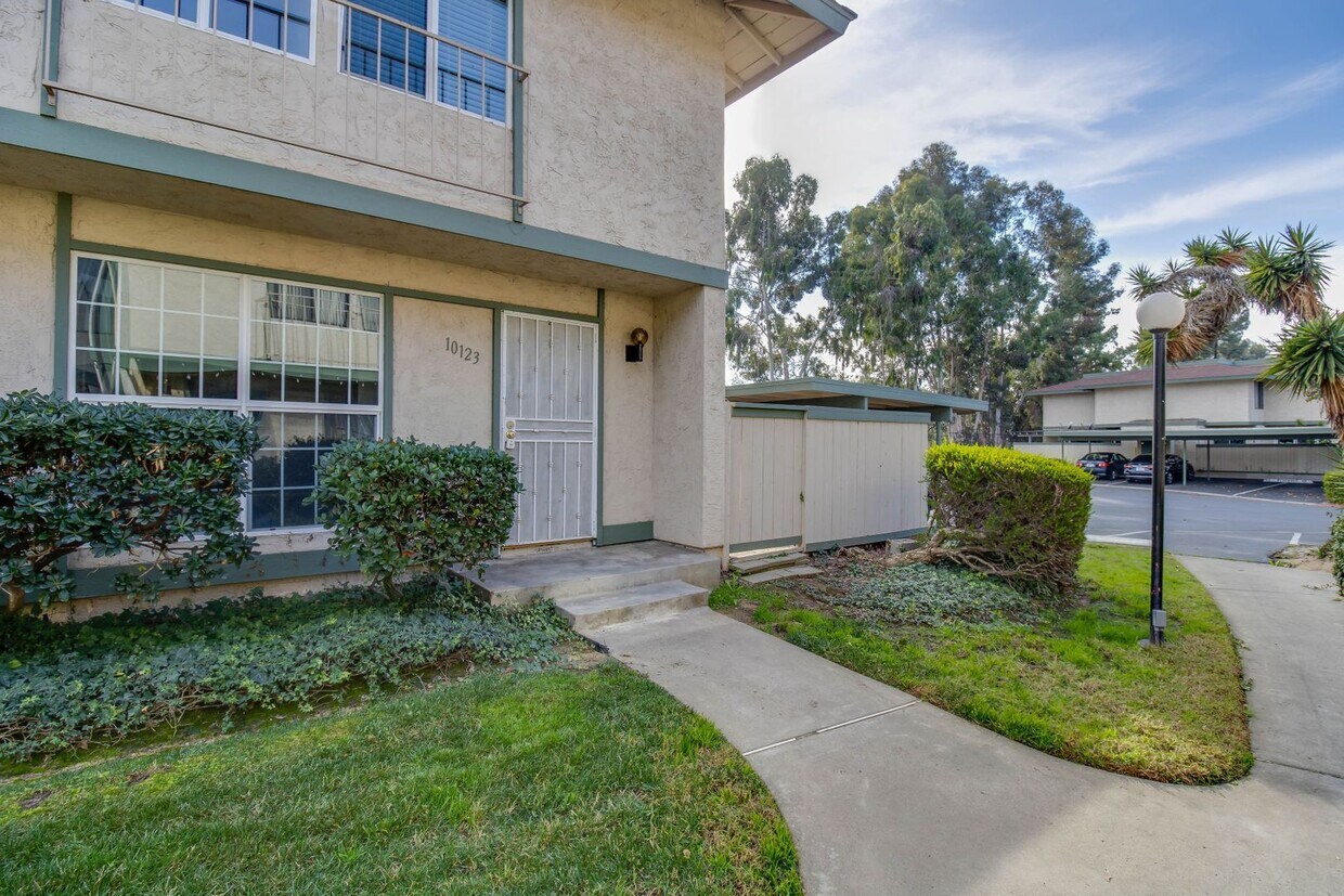 Foto principal - *** LIGHT & BRIGHT 3 BEDROOM 1.5 BATH HOME...