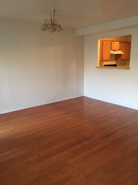 Building Photo - 334 S 400 E