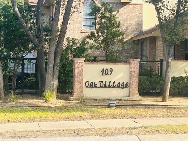 Building Photo - 109 E Del Mar Blvd