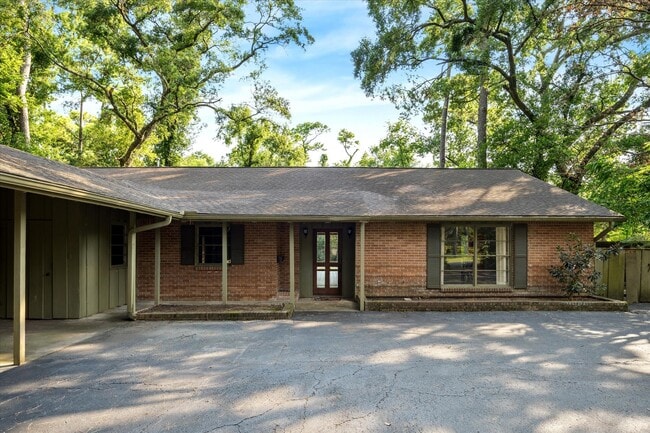 Building Photo - 1031 Ridgeley Dr