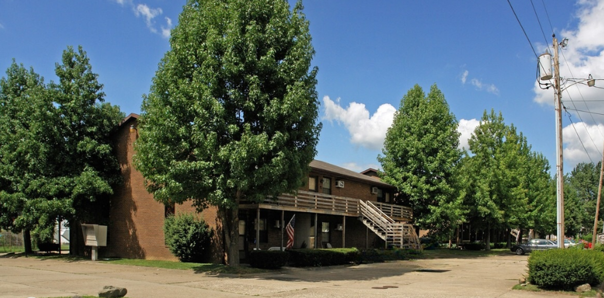 Primary Photo - Riverbend Apartments