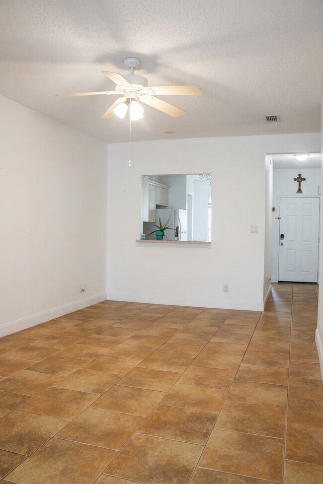 Foto del edificio - 8829 Coral Palms Ct