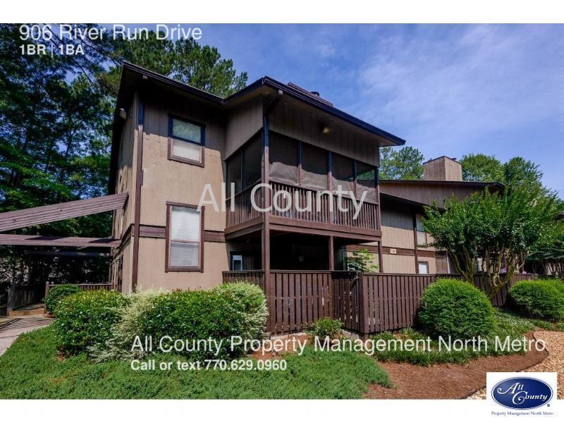 Primary Photo - 906 River Run Dr